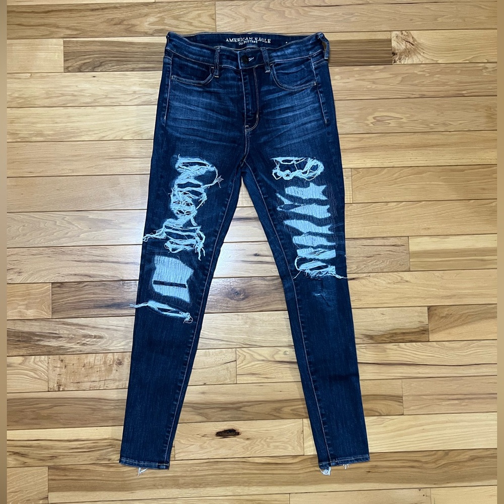 Women’s American Eagle Distressed Blue Jeans